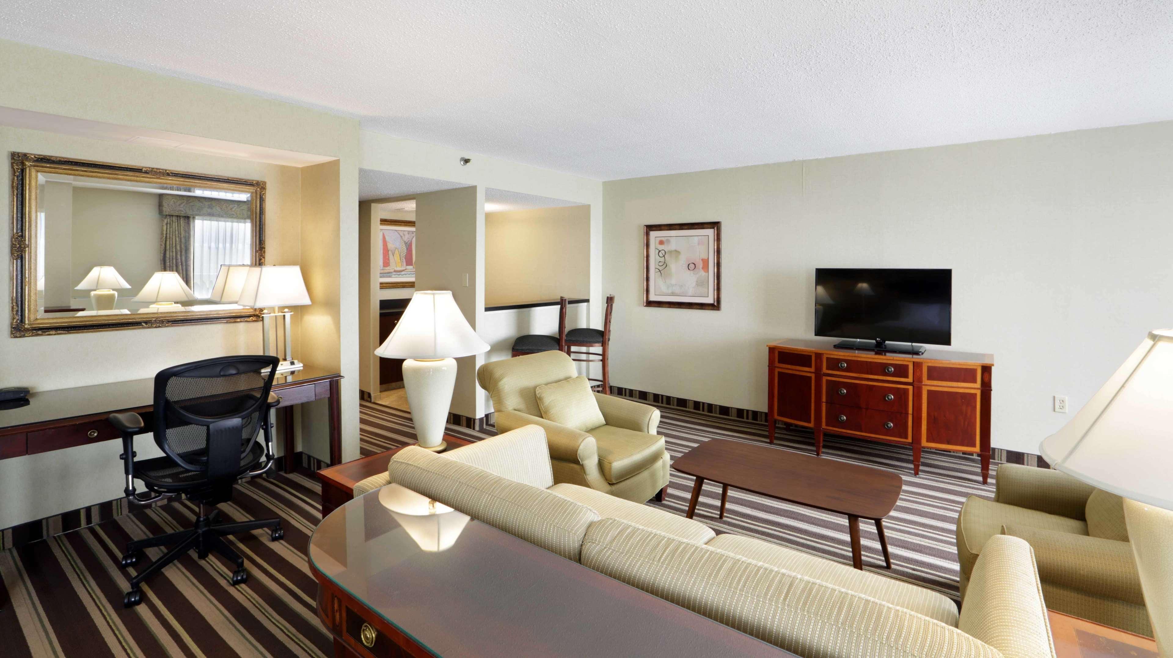 Hampton Inn Boston-Нейтик Екстериор снимка