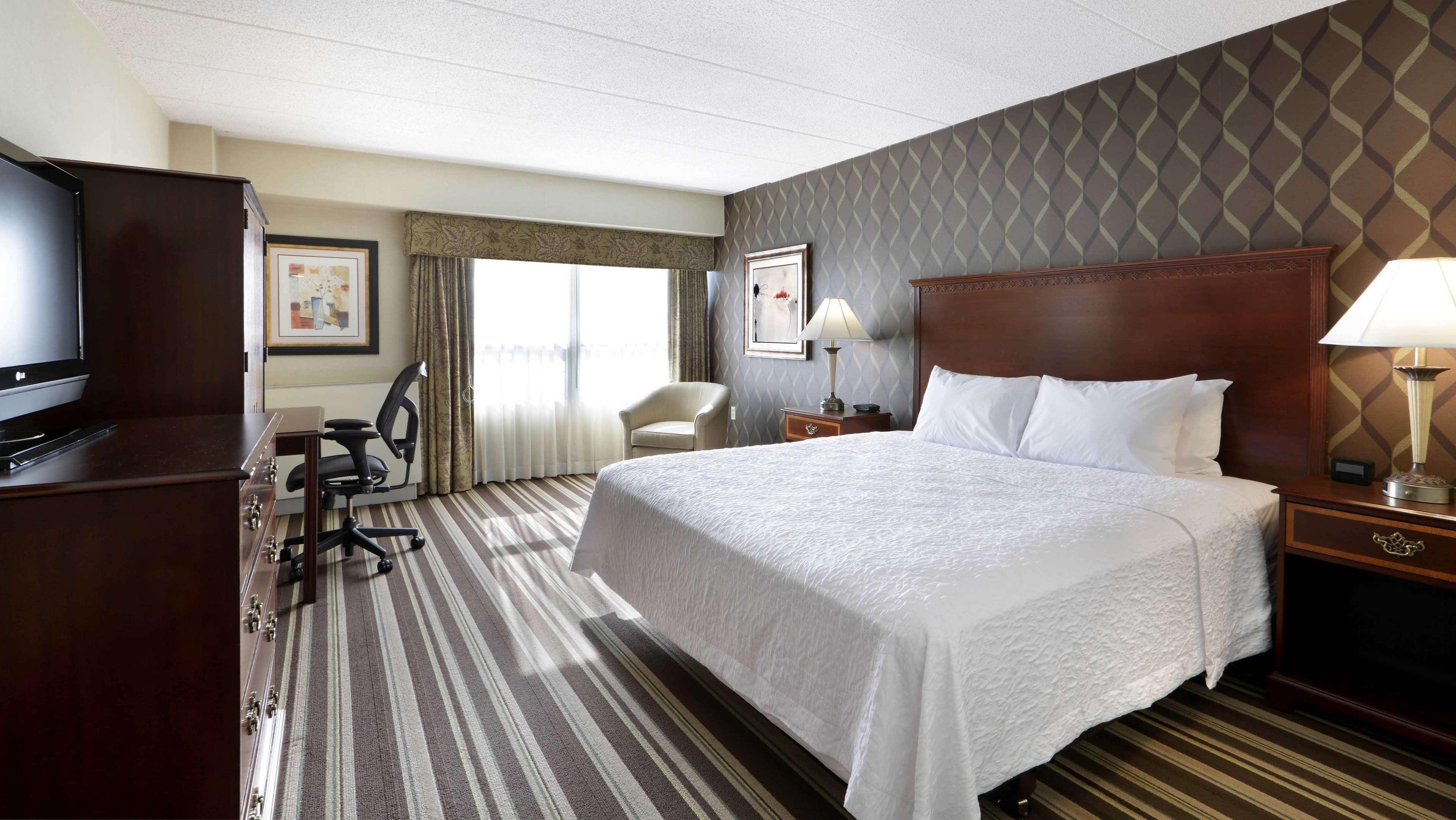 Hampton Inn Boston-Нейтик Екстериор снимка