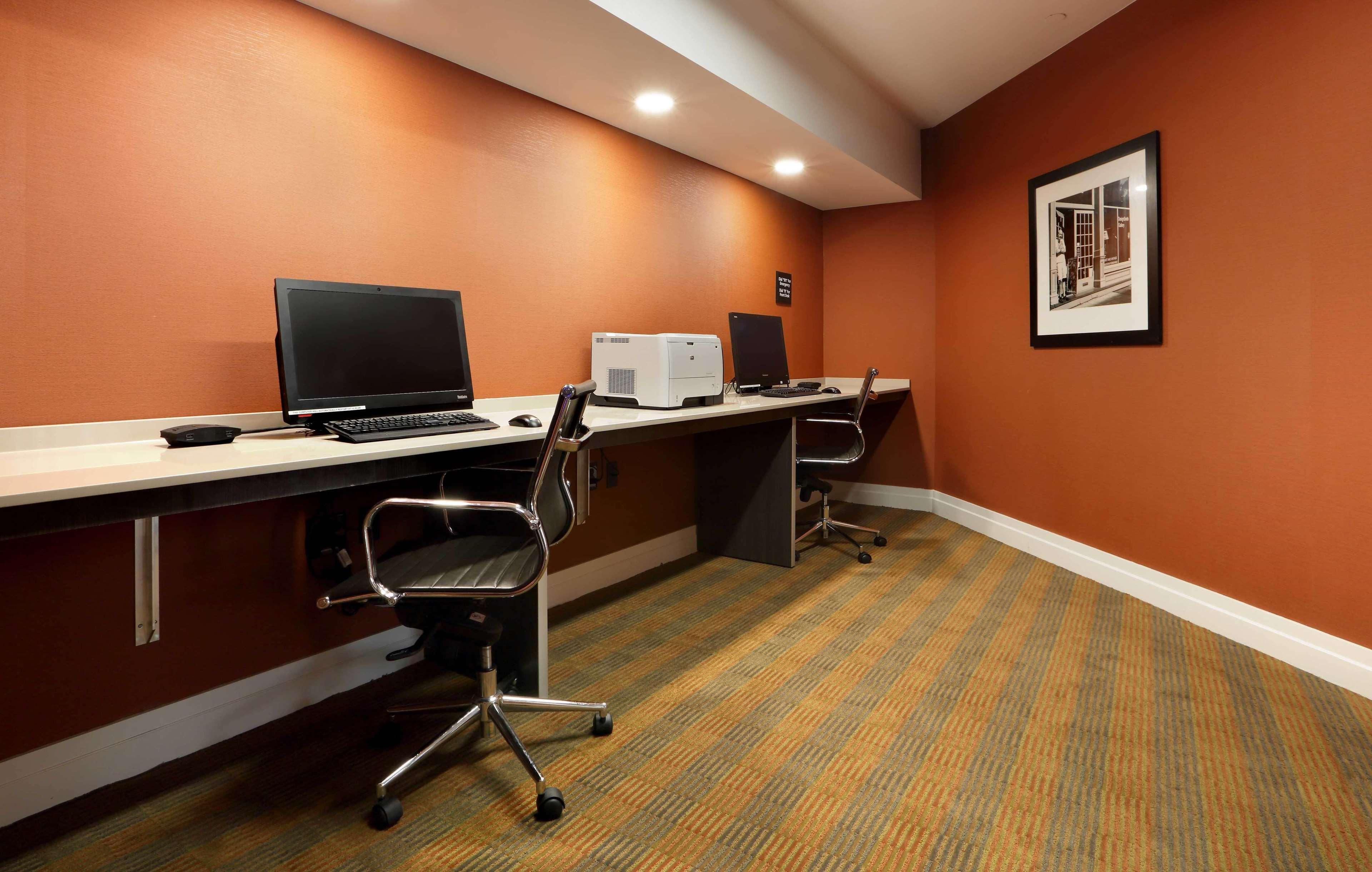 Hampton Inn Boston-Нейтик Екстериор снимка