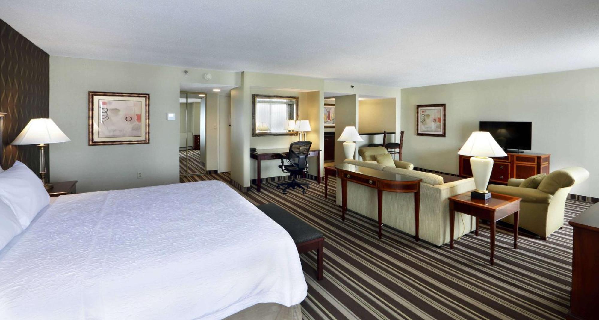 Hampton Inn Boston-Нейтик Екстериор снимка