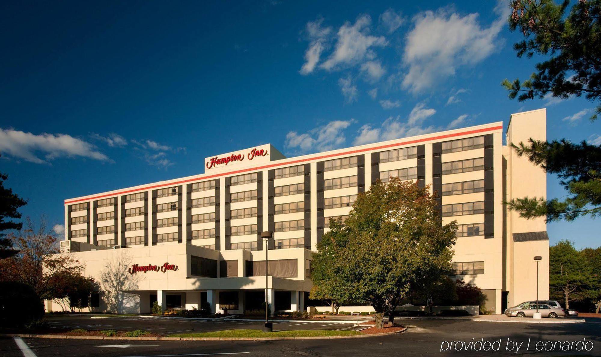 Hampton Inn Boston-Нейтик Екстериор снимка