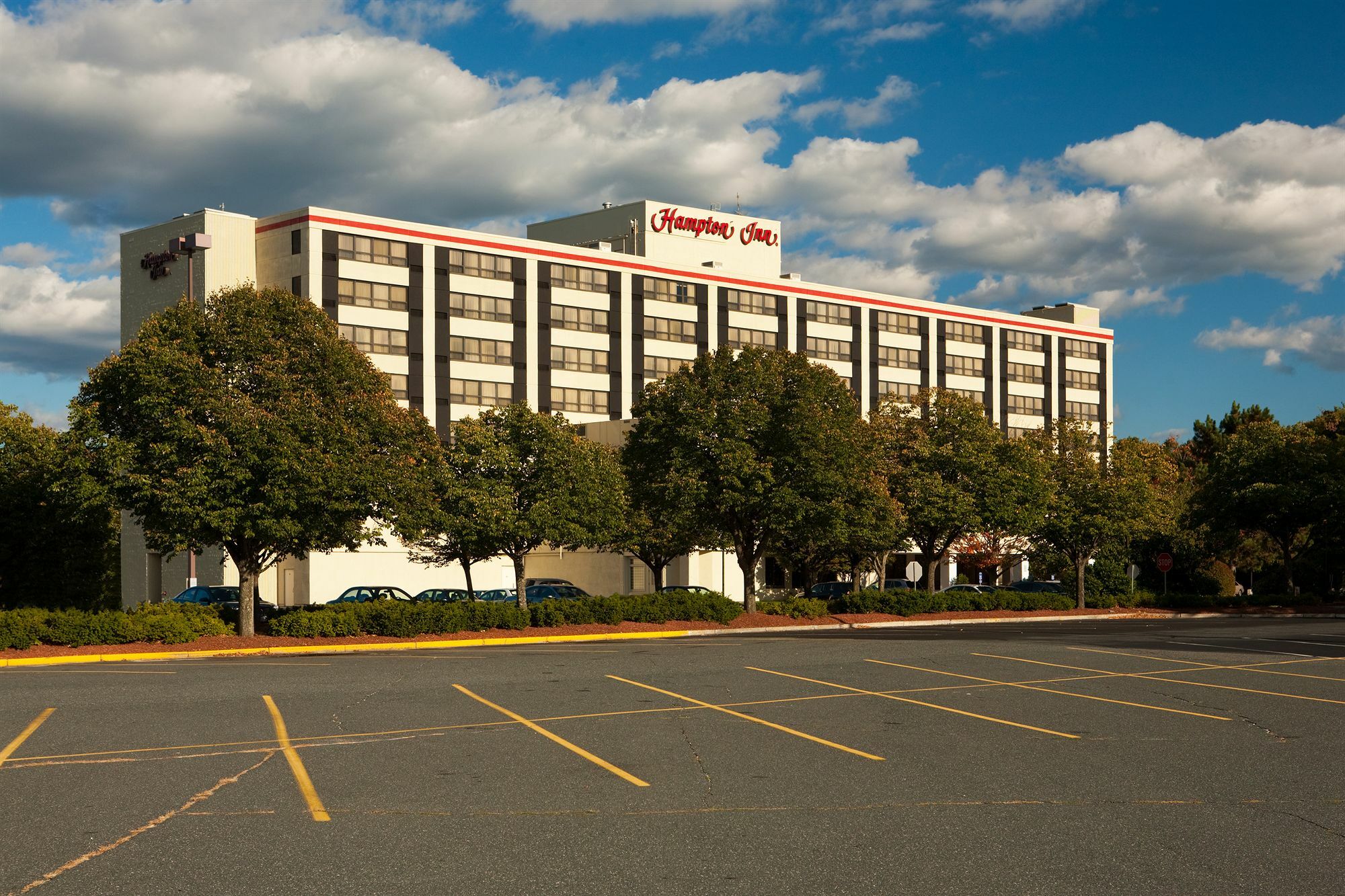 Hampton Inn Boston-Нейтик Екстериор снимка