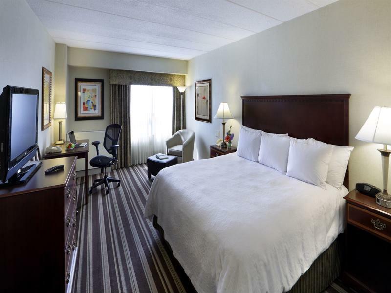 Hampton Inn Boston-Нейтик Екстериор снимка
